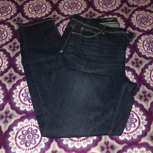 NWOT Sophisticated Dark wash simply Vera jeans